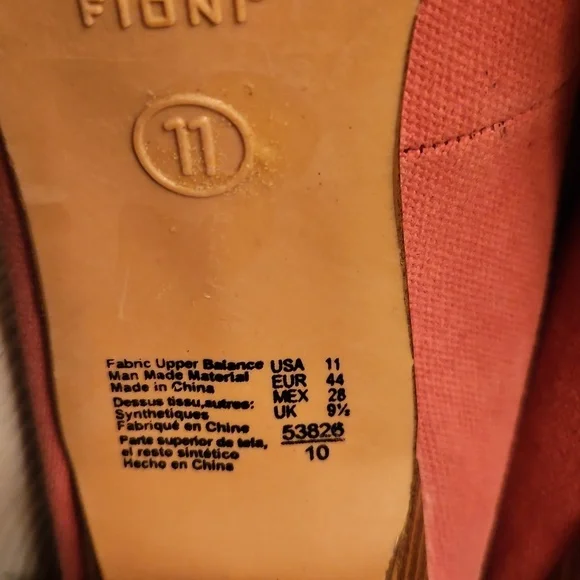 Pink Women's Pumps - Picture 4 of 5